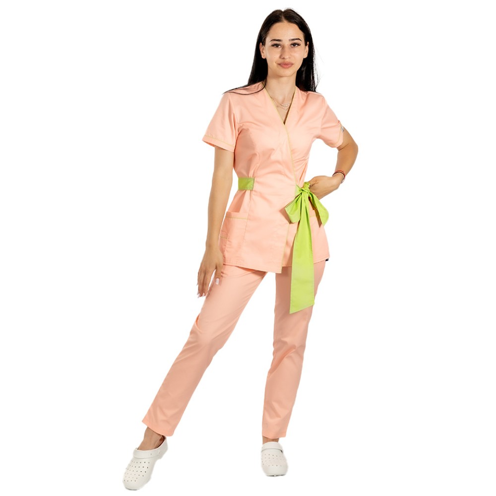 Costum de lucru pentru SPA model kimono piersica cu paspol lime, cordon cu legare tip fundita si pantaloni piersica