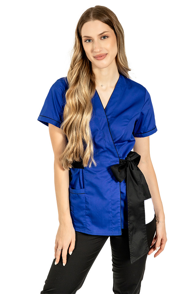 Costum de lucru pentru SPA model kimono albastru cu paspol negru, cordon cu legare tip fundita si pantaloni cu elastic