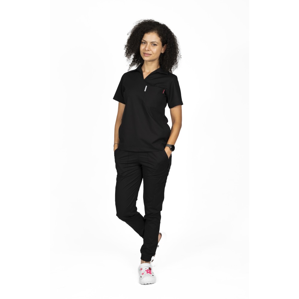 Costum de lucru cu elastan dama model polo negru, cu bluza in V si pantaloni tip jogger, cu snur si elastic