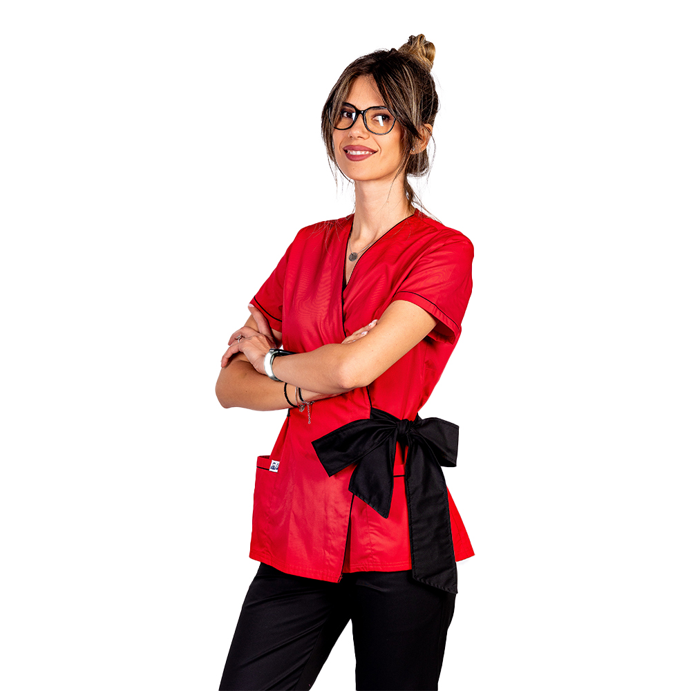 Costum de lucru pentru SPA model kimono rosu cu paspol negru si cordon cu legare tip fundita