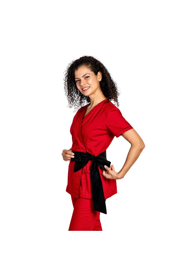 Costum de lucru pentru SPA model kimono rosu cu paspol negru si cordon cu legare tip fundita