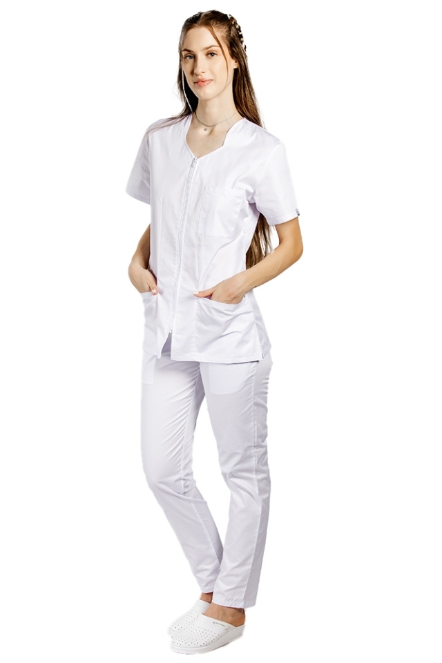 Uniforma de lucru alb cu bluza cu fermoar cambrata, trei buzunare aplicate si pantaloni alb cu elastic