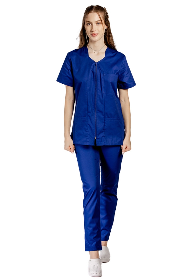 Uniforma de lucru albastru cu bluza cu fermoar cambrata, trei buzunare aplicate si pantaloni albastri cu elastic