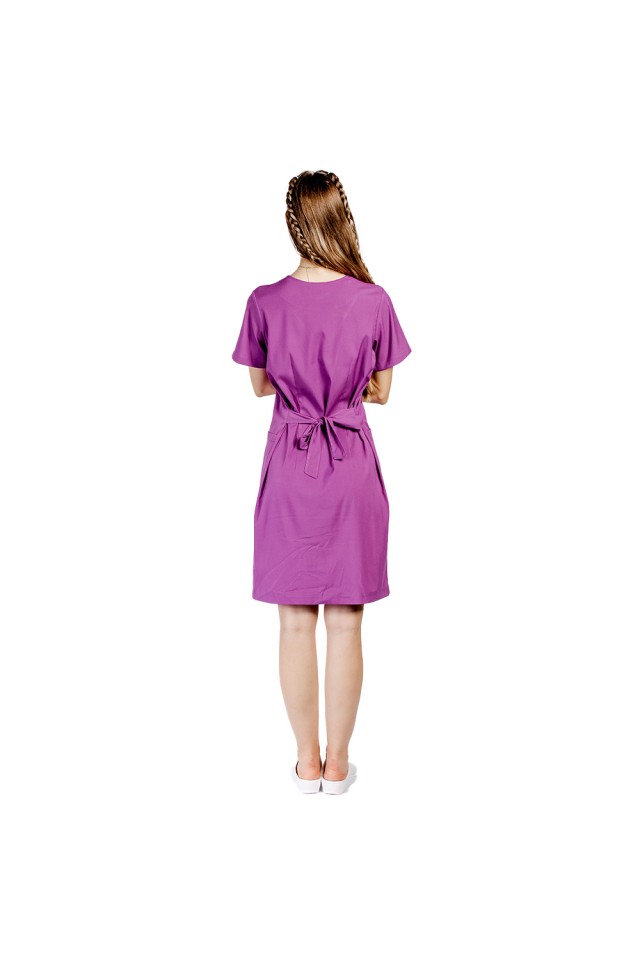 Rochie pentru SPA cu elastan magenta, cu prindere cu cordon la spate si  doua buzunare aplicate