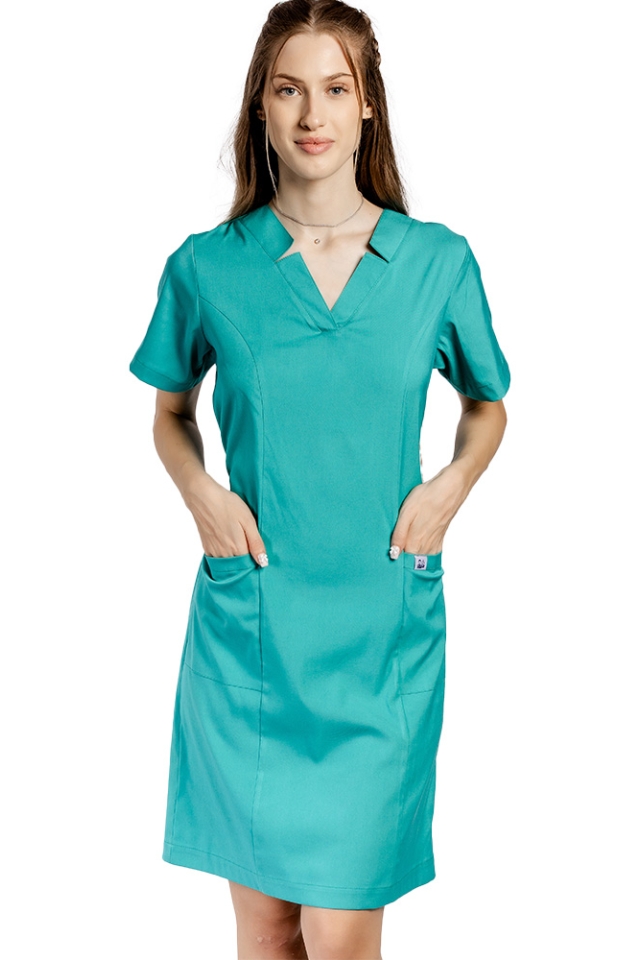 Rochie pentru SPA cu elastan verde, cu prindere cu cordon la spate si  doua buzunare aplicate