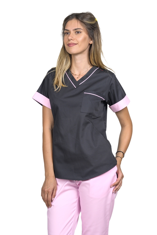 Uniforma de lucru format din bluza neagra cu paspol si pantaloni roz pal, model Amani