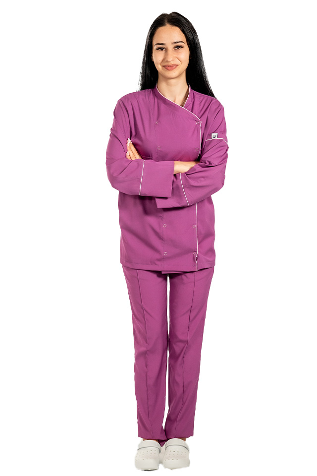 Uniforma bucatar dama magenta stretch tip tunica cu capse si pantaloni cu snur si elastic in talie