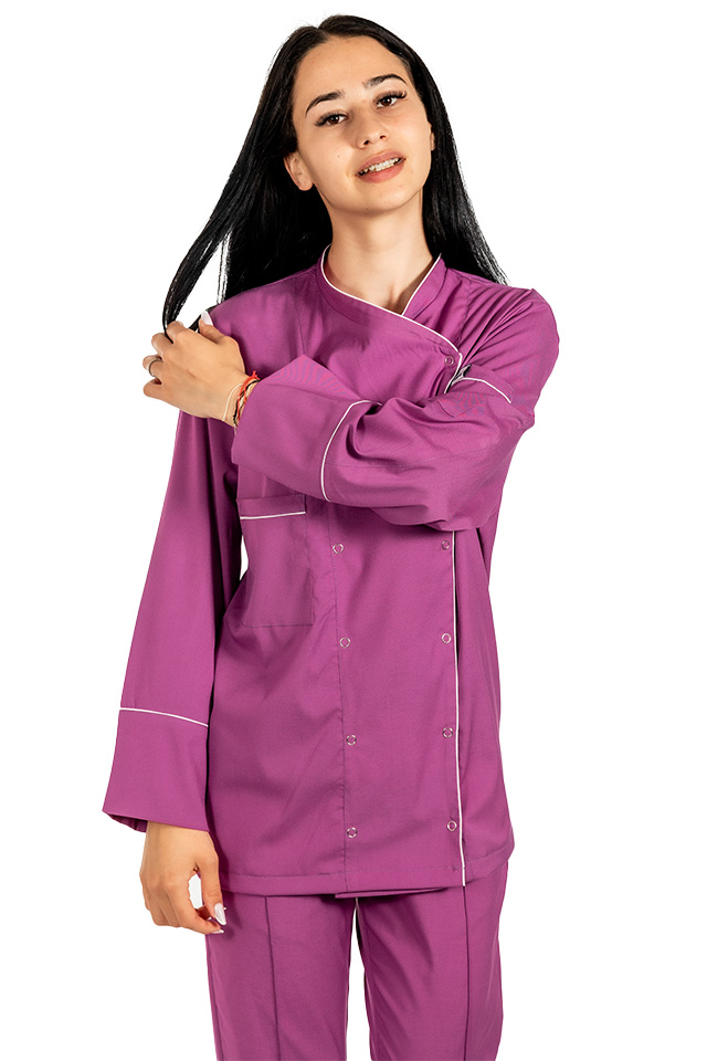 Uniforma bucatar dama magenta stretch tip tunica cu capse si pantaloni cu snur si elastic in talie