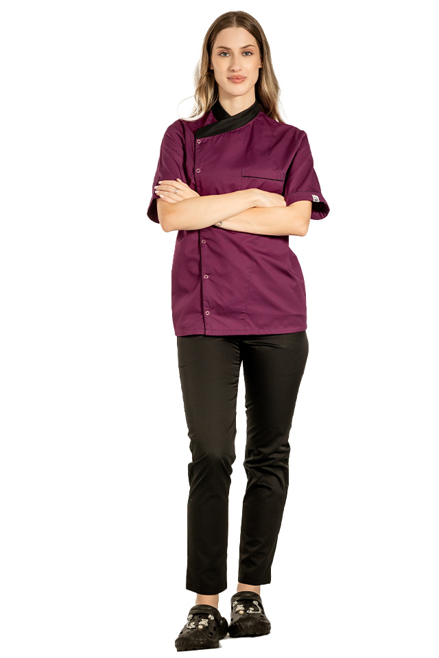 Uniforma bucatar dama visina tip tunica cu capse si pantaloni cu snur si elastic in talie